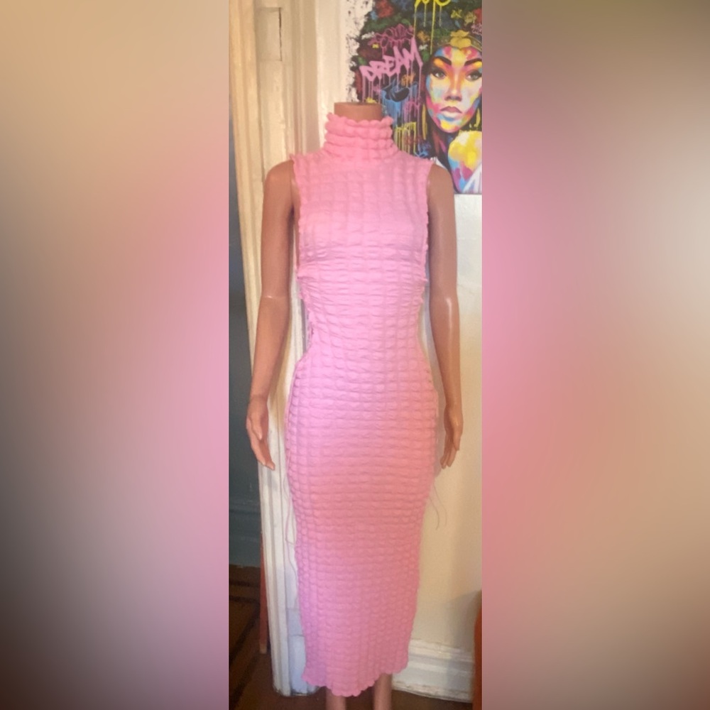 pink dress